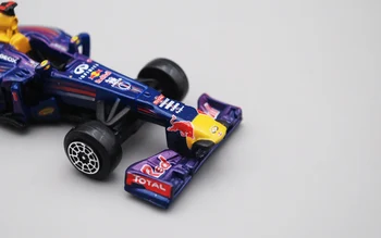 1:43 Red Bull RB9 Vettel 1. Preteky F1 Zliatiny Model Auta, Originálne Špeciality