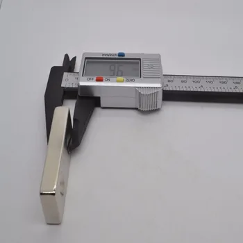 1pcs Magnetické Silný Blok Magnety Strieborná Farba 50x20x10mm Otvoru 5mm Neodýmu N50 50*20*10-5-5 mm