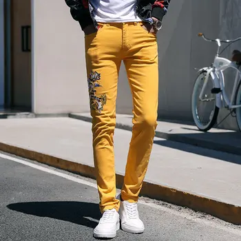 2019 nové mládež nízkym pásom farba sexy trend nudné výšivky ružový kvet džínsy mužských študentov štíhle nohy nohavice