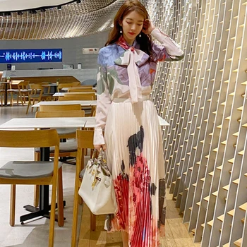 2020 Jar Jeseň kórejský high-end motýlik čipky Vytlačené Tričko a Vysoký pás Skladaný Dlhé Sukne Dvoch-dielny set Ženy OL Bežné Oblek