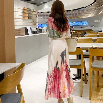 2020 Jar Jeseň kórejský high-end motýlik čipky Vytlačené Tričko a Vysoký pás Skladaný Dlhé Sukne Dvoch-dielny set Ženy OL Bežné Oblek