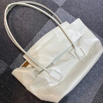 2020 luxusné značky módny štýl taška pre ženy kapsičky kabelka cowhide kožené bežné tote Koberčeky Pletenie