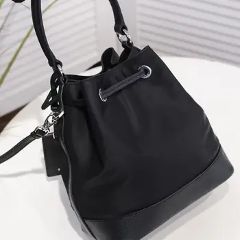 2020 nové nylonová taška luxusné dámske kabelky.Vysoko kvalitné módne hardvéru
