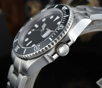 40 mm Black sterilné svetelný dial sapphire crystal keramická fazeta dátum Automatický pohyb pánske hodinky