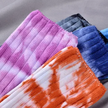 5 Párov/Veľa Farebné Muži Radi Ponožky Bavlna Street Fashion Výrazné Línie Tie-Dye Priedušná Novinka Party Šaty Dlhé Ponožky Hot Predaj