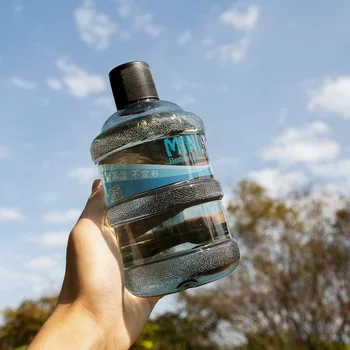 630ml fľaša na vodu bouteille garrafinha de agua botellas de agua eco friendly roztomilý cestovné fľaša na vodu botella agua bicicleta
