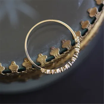 925 Sterling Silver Pokovovanie 14k Zlata Módne Jednoduché Pavé Diamantový Prsteň Ženy Vynikajúce Sladké Svadobné Šperky Príslušenstvo
