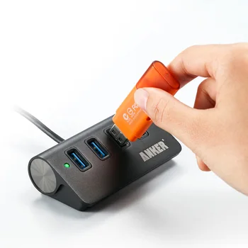 Anker USB 3.0, 4-Port Prenosný Hliníkový Náboj s 2-Metrový Kábel USB 3.0 (Uhlíka)
