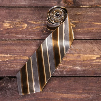 Darčeková sada: kravatu a pero 