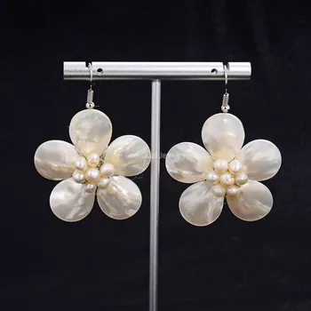 GuaiGuai Šperky Prírodná Biela Perleť Shell Kvetinový Náušnice
