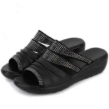 Horúce mäkké originálne Kožené topánky sandále ženy papuče 2020 nové letné papuče módne sandále Drahokamu papuče ženy sandále