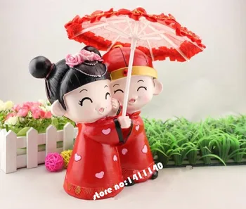 Kreatívne svadobné dary čínskej tradícii štýl pár romantických dáždnik nevesta a ženích svadobnú tortu vňaťou figúrky, farba červená
