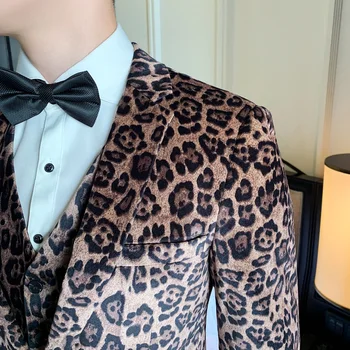 Mens Leopard Tlač Oblek Nový Príchod Luxusné Pánske Velvet Obleky 3 Kusy Obleky Pre Mužov, Svadobné Kostýmy Fáze Večera Prom Šaty Q664