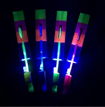 NOVÉ LED 100ks/veľa, alebo 50pcs y-tvar náhodné farebné Svetlo Šípku Lietajúce Hračka LED Osvetlenie Flash Hračky Strany Zábavný Darček Katapult