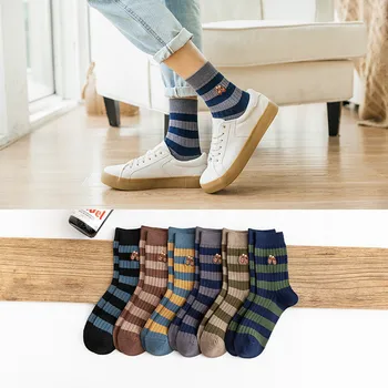 Nové Módne Mužov Vysoko Kvalitnej Bavlny Pruhované Farby Ponožky Britský Štýl Topánky Výšivky Priedušný Kvalitný Bežné Dezodorant Ponožky