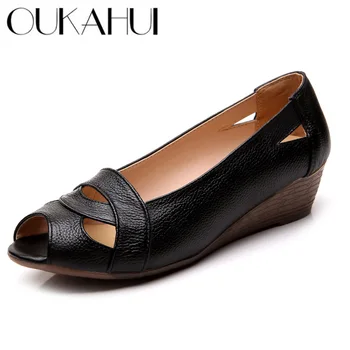 OUKAHUI Originálne Kožené Elegantné Sandále Ženy Letné Topánky Slip-On Sexy Típat Prst Duté Dámy Sandále Kliny 4cm Kryt Päty 43