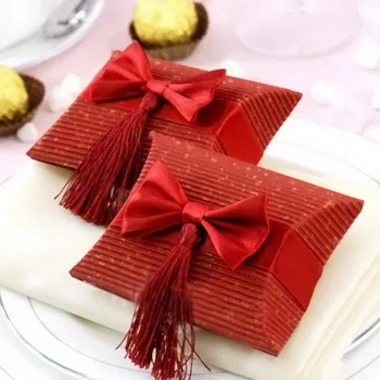 Red Gold Vankúš Tvar Darčeka Svadobné Party Candy Box Elegantné Luk-uzol Zvlnené Strapec Dekorácie, Čokolády Box