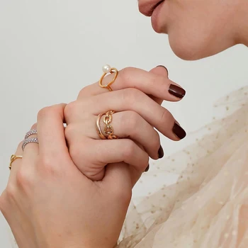 SRCOI Kruhu Spojené Reťazec Krúžky O Tvar, Geometrický, Zlatá Farba Minimalistický Krúžky Jednoduchosť Pre Ženy Fashion Party Šperky 2020