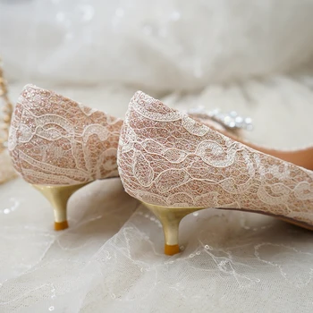 Svadobné topánky dámske 2019 nové zimné svadobné topánky nevesta topánky 3 cm stredne nízke podpätky tehotné ženy čipky svadobné crystal topánky