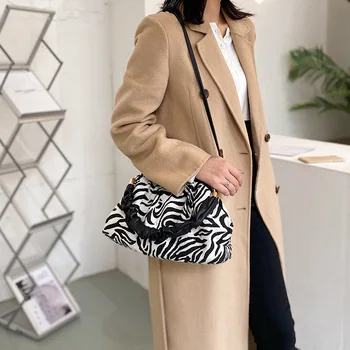 Vyšívané Plátno Crossbody Tašky pre Ženy 2021 Zimná Značková Taška cez Rameno Kabelky Trendové dámske Luxusné Spojka Ruky Tašku