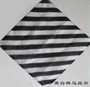 Zebra Hodváb (čierna a biela, Červená a biela) 45x45cm - Hodváb a Trstiny Magic / Magický Trik, Trik, Rekvizity