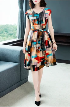 Čínsky štýl, spoločenské šaty ženského tvaru lete populárne strednej dĺžky bežné šaty slim temperament