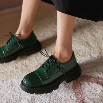 Ženy bytov leto jar jedno oxford topánky 2020 originálne kožené ploché podpätky módne topánky pre ženy brogues šnúrky do topánky